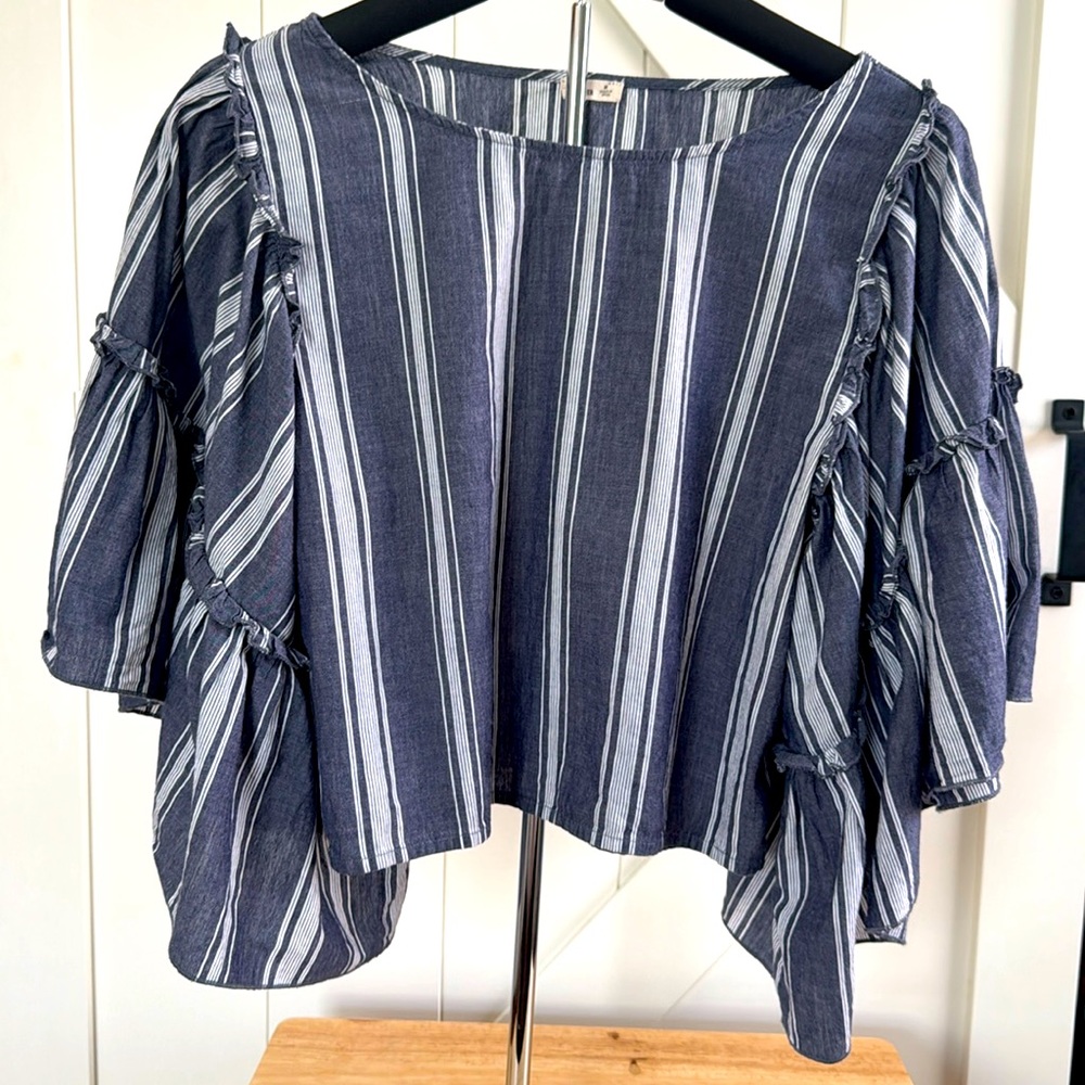 Hollister Ruffle bell sleeve top